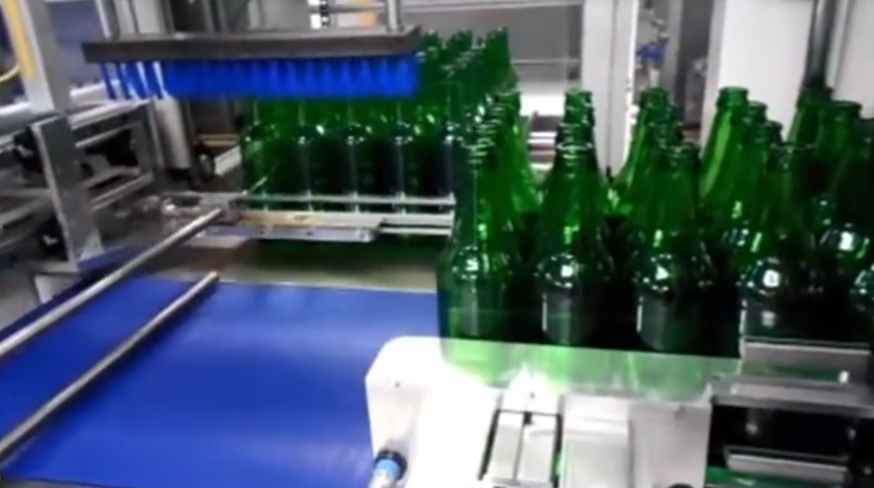 Bottle Sorting and Collating Bundle Wrapper